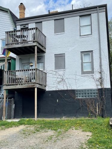 82 Pasadena St, Pittsburgh, PA 15211-2169