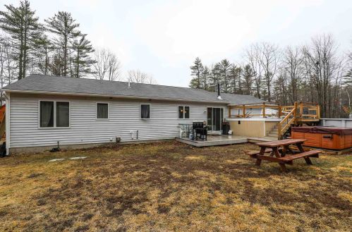 63 Chichester Rd, Concord NH 03307-0706 exterior