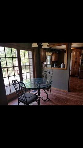 528 Coventry Rd, Troy, IL 62294-1743