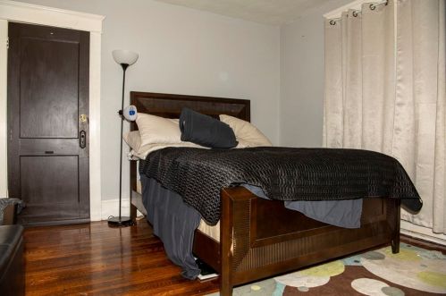 229 College St, Springfield MA 01109-4404 exterior