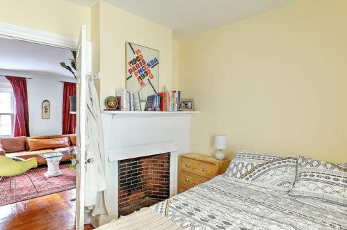 69 Arnold St, Providence RI 02906-1065 exterior