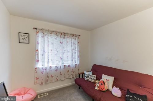 64 Liborio Ln, New Castle DE 19720-4651 exterior