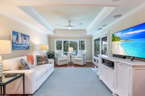 635 Anchor Rode Dr, Naples FL 34103-2716 exterior