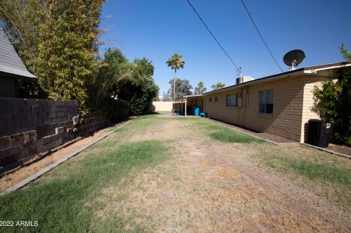 2240 Angela Dr, Phoenix AZ 85032-2351 exterior