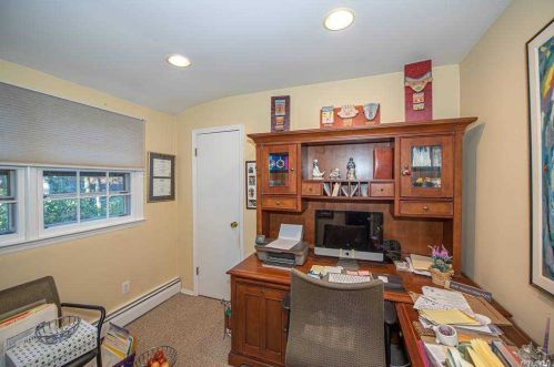 7 Ryder Ct, Huntington Station NY 11746-6142 exterior