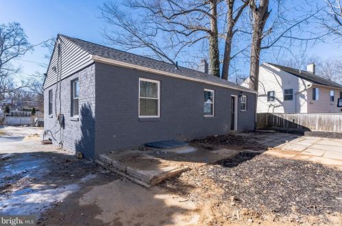 11611 Mapleview Dr, Silver Spring MD 20902-2327 exterior