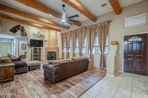 45231 18th St, Phoenix AZ 85022-4560 exterior