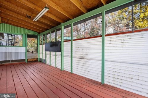 822 Malibu Dr, Silver Spring MD 20901-3648 exterior