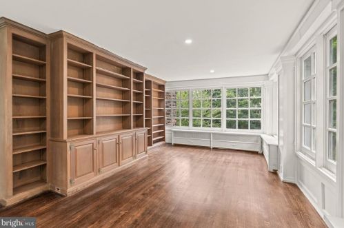 6424 City Ave, Philadelphia PA 19151-2410 exterior