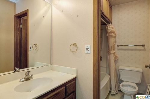 1740 Knl Schwope Rd, Spring Branch TX 78070-6213 exterior