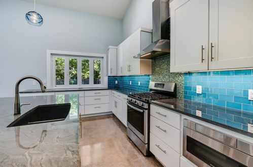 8208 Burrell Dr, Austin TX 78757-8339 exterior