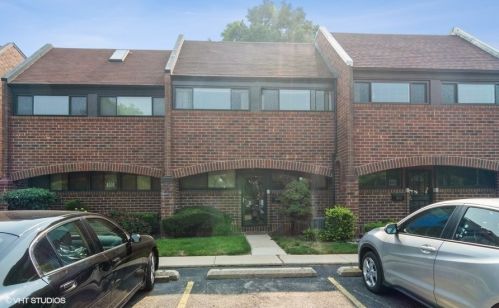 837 Racine Ave, Chicago IL  60642-4110 exterior