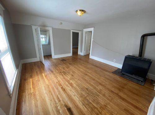 1036 Alpine Ave, Grand Rapids MI 49504-4140 exterior