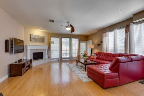 8905 Crescent Ct, Irving, TX 75063-4412