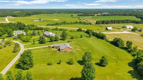 103 Wolf Trl Ct, Defiance MO 63341-1356 exterior