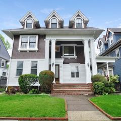 697 22nd St, Brooklyn NY  11210-1103 exterior