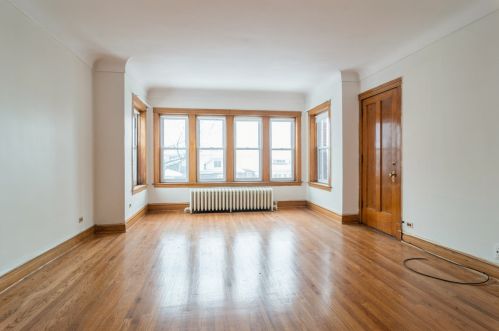 5047 Oakdale Ave, Chicago, IL 60641-5016