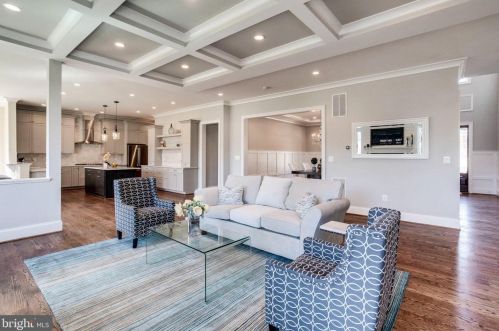 6801 Dillon Ave, Mc Lean VA  22101-4435 exterior