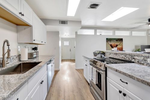 8257 Beverly St, Tucson AZ  85710-5931 exterior