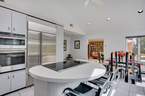 31 Lucille Ln, Huntington Station NY 11746-5810 exterior