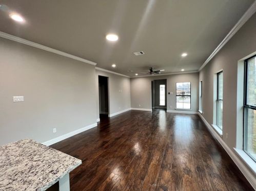 4221 Cardinal Dr, Dallas TX 75216-5819 exterior