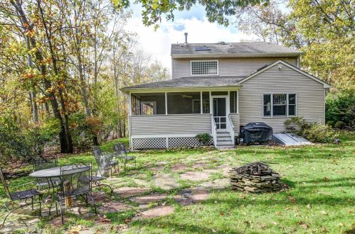 563 Constitution Dr, Jackson Twp NJ 08527-4331 exterior