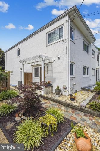 4850 Reservoir Rd, Washington DC  20007-1561 exterior