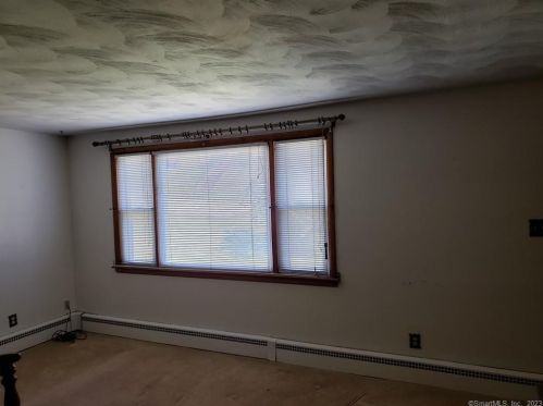 51 Gladiola St, New Britain CT 06053-3002 exterior