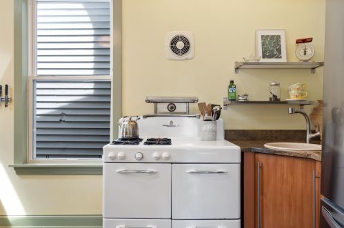 2614 Lawndale Ave, Chicago IL 60655-3313 exterior