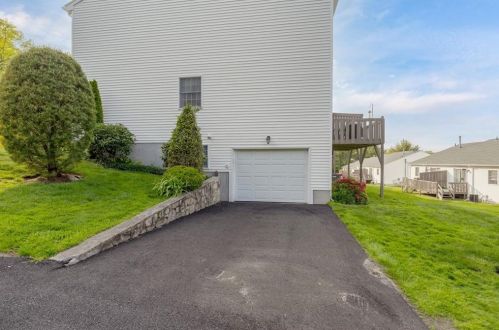 150 Scenery Ln, Providence RI 02919-7506 exterior