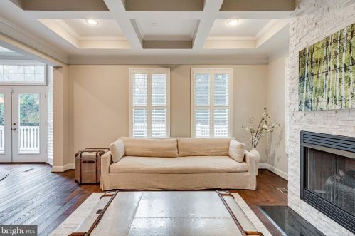 1339 Mayflower Dr, Mc Lean VA 22101-5612 exterior