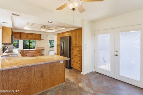 6091 Golden Eagle Dr, Tucson AZ  85750-1393 exterior