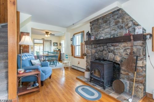 3 Basswood Dr, Parsippany NJ 07834-2812 exterior