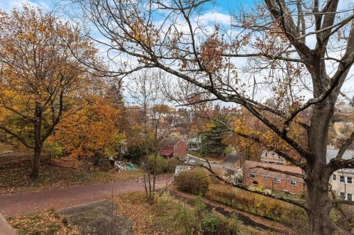 2744 Connecticut Ave, Pittsburgh PA  15216-1933 exterior