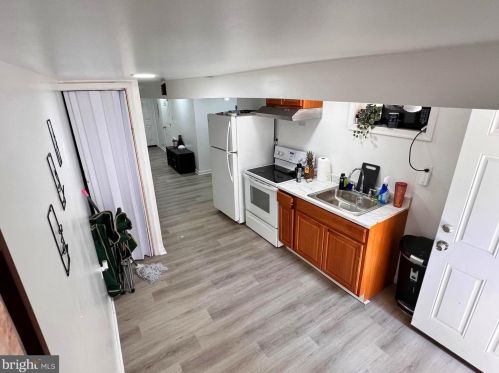 230 Comly St, Philadelphia PA 19120-1124 exterior