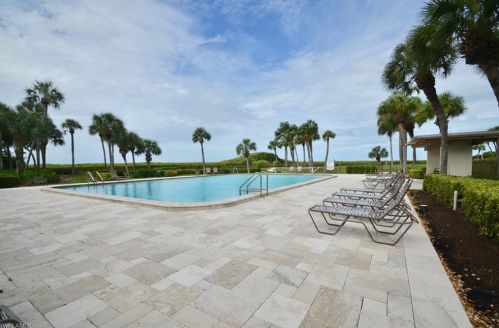 10951 Gulf Shore Dr, Naples FL 34108-1744 exterior