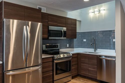 74 Regent Cir, Brookline MA  02445-0034 exterior