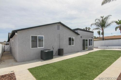 8580 Flanders Dr, San Diego CA  92126-3268 exterior