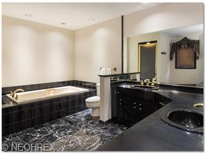 2461 Cedarwood Rd, Cleveland OH  44124-4240 exterior