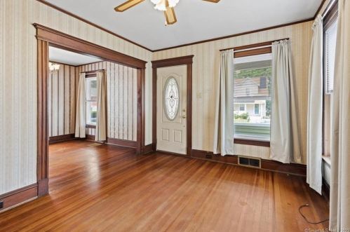 52 Delmont St, Manchester CT 06042-3510 exterior