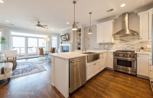 3745 Damen Ave, Chicago, IL 60609-1117