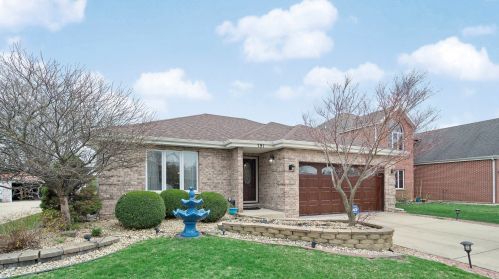 791 Adele St, Elmhurst, IL 60126-1703