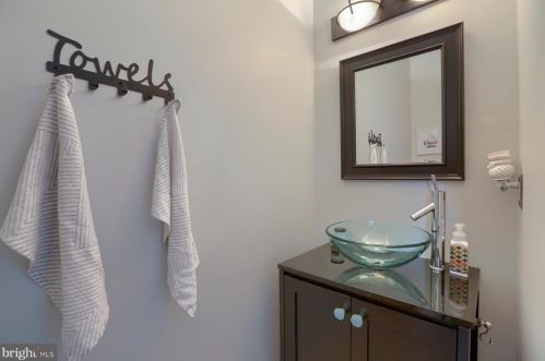 107 Doreen Dr, Hummelstown PA 17036-2725 exterior