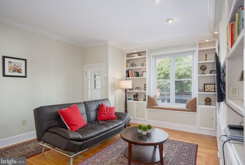 877 30th St, Philadelphia, PA 19130-1103