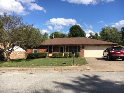 2203 Lynn St, Springdale, AR 72762-6565