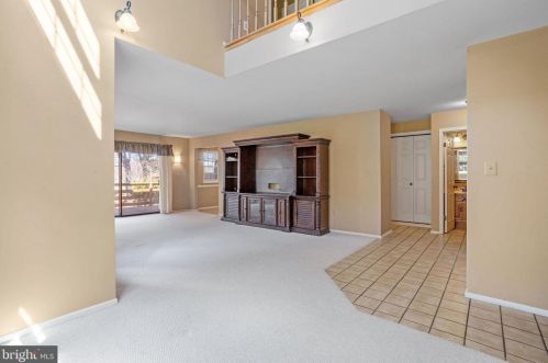 36 Danielle Ct, Trenton NJ 08648-1452 exterior