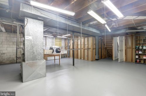 2998 Glenora Ln, Rockville MD 20850-3055 exterior