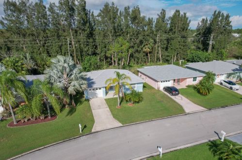 5638 Travelers Way, Fort Pierce FL  34982-3989 exterior