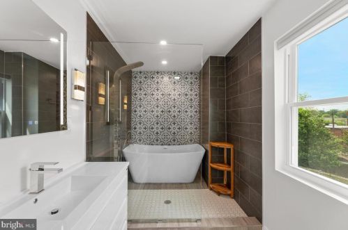 632 Chaplin St, Washington DC  20019-4245 exterior