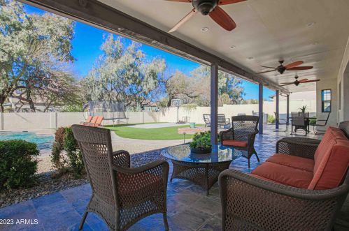 902 Claremont St, Phoenix AZ  85013-1360 exterior